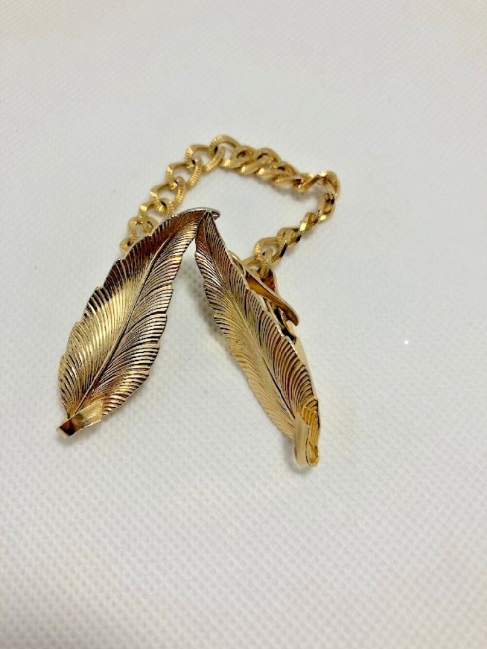 Vintage 1950s Gold-Tone Leaf Sweater Guide Clip Classic Nifty Fifties Costume